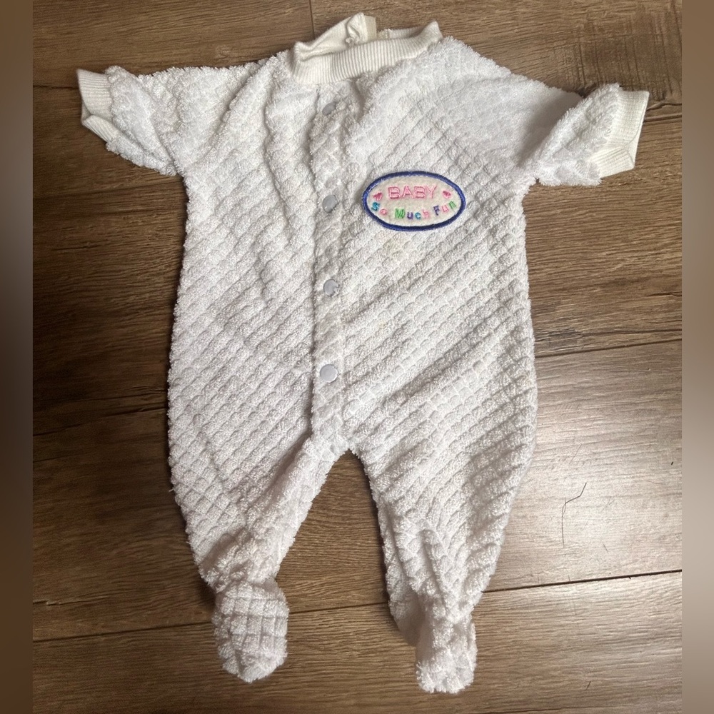 1994 MY Li'l DREAM BABY" Baby So Much Fun " Doll White Sleeper PAJAMAS